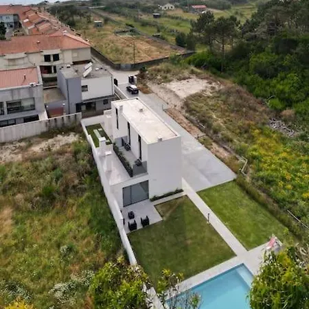 Ferienhaus Amazing House On The Marinhas (Braga)